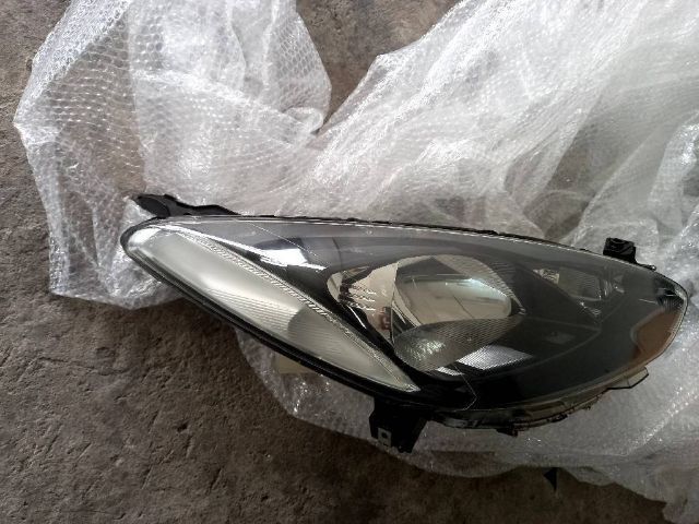 ไฟหน้า แท้ มาสด้า2 รูปที่ 4