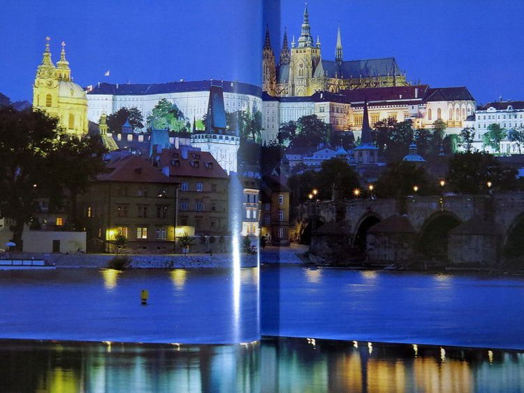 Art and History of Prague ศิลปะและประวัติศาสตร์ของปราก หนังสือ รูปที่ 3