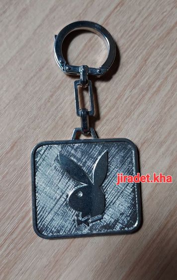 พวงกุญแจ RABBIT สินค้าคัดจากโกดังสินค้าญี่ปุ่น ขนาดกรอบสั่เหลี้ยม4×3.5 cm. ความยาวพวงกุญแจ 8 cm. ทำจากโลหะ ไม่ลอกไม่ดำ (Limited) รูปที่ 2