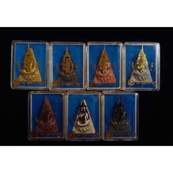 สมเด็จนางพญา สก. ปี 2547  เซท 7สี 7องค์ รูปที่ 3