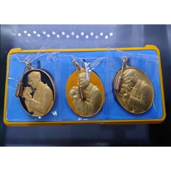 เหรียญทรงฉายกล้อง ที่ระลึก เนื่องในวโรกาสครบ 6 รอบ ร9 (ชุด 3 เหรียญ) พร้อมกล่องเดิม ปี 2541 รูปที่ 4