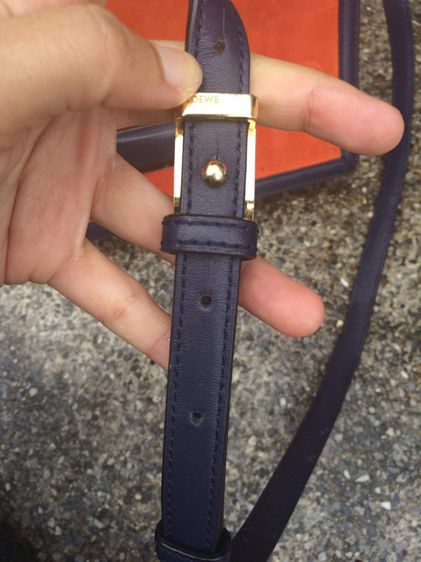 กระเป๋าสะพาย Loewe รุ่น barcelona หนังกลับสีส้ม  รูปที่ 11