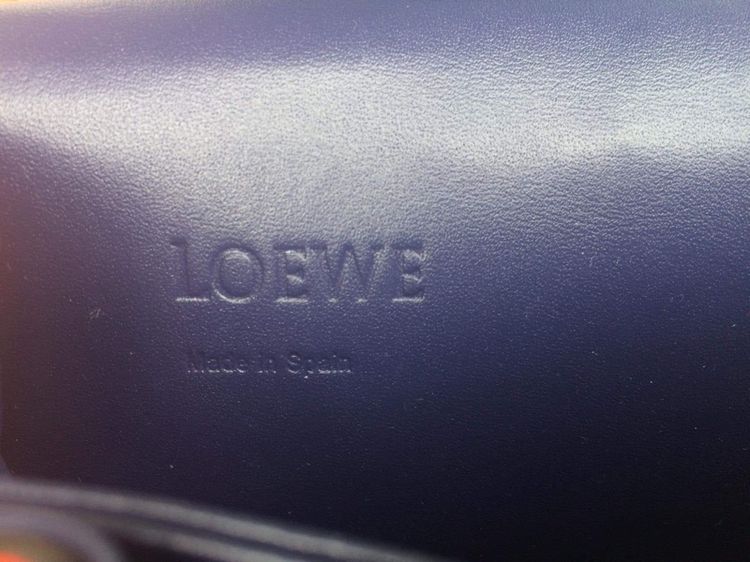 กระเป๋าสะพาย Loewe รุ่น barcelona หนังกลับสีส้ม  รูปที่ 9