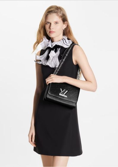 ส่งต่อ กระเป๋า Louis Vitton รุ่น Twist MM สีดำ รูปที่ 3