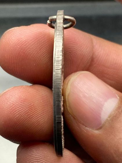 เหรียญหลวงปู่ฝั้น พร้อมกล่อง รูปที่ 5