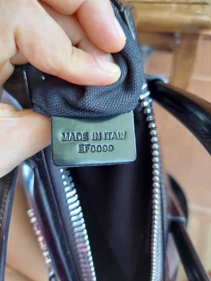 กระเป๋า Givenchy หนังเคลือบ รูปที่ 9