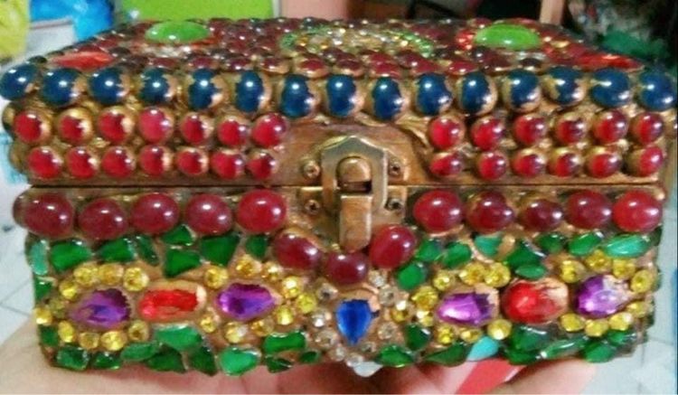 หีบสมบัติ ประดับหยก ทับทิม และพลอยแท้  รูปที่ 4