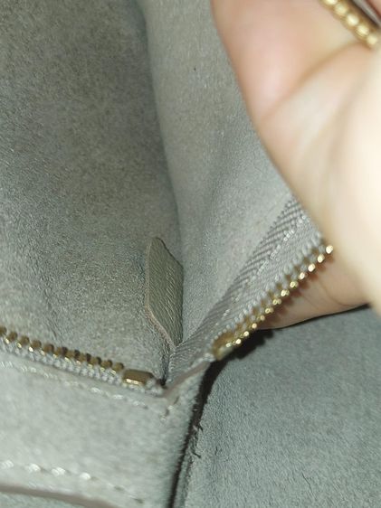 กระเป๋าสะพาย Celine ทรงถัง ของแท้ สีน้ำตาลครีม รูปที่ 8