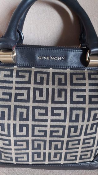 กระเป๋าถือ Givenchy วินเทจ ผ้าลายซิกเนเจอร์ ผสมหนัง  รูปที่ 2