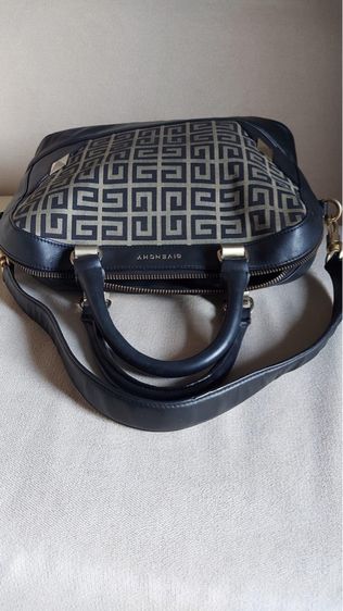 กระเป๋าถือ Givenchy วินเทจ ผ้าลายซิกเนเจอร์ ผสมหนัง  รูปที่ 11