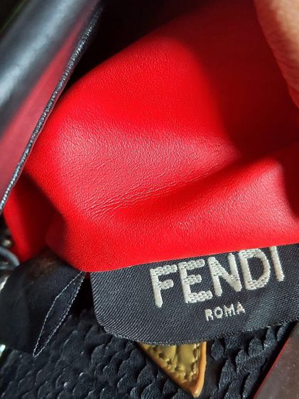 กระเป๋า Fendi peekaboo monster สีดำ รูปที่ 14