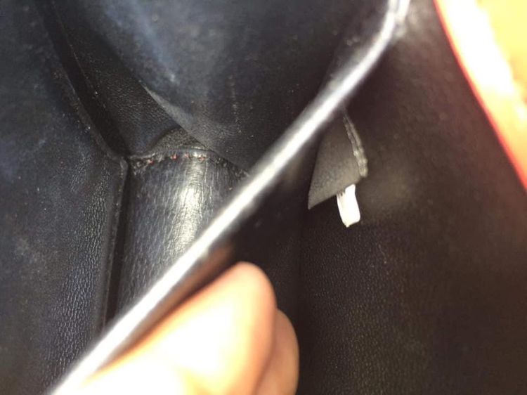 กระเป๋าครอสบอดี้ Prada สีแดง ของแท้ รูปที่ 17