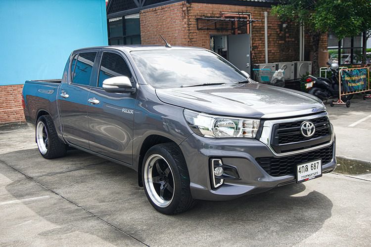 Toyota Hilux Revo 2015 2.4 J Plus Pickup ดีเซล ไม่ติดแก๊ส เกียร์ธรรมดา เทา รูปที่ 2