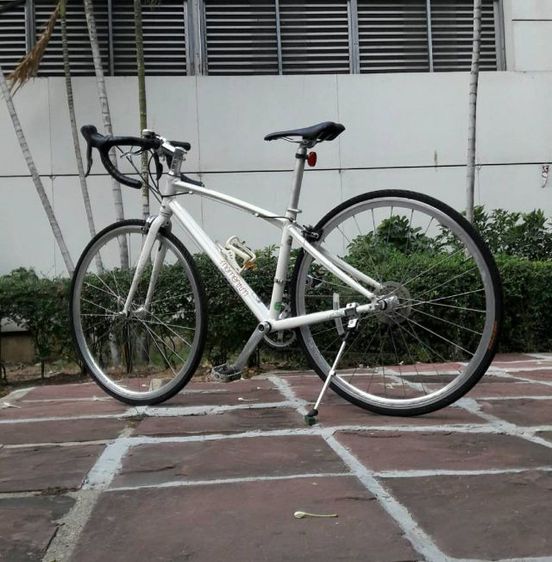 จักรยาน ROAD BIKE เสือหมอบ
MOMENTUM, ผลิตโดย GIANT GROUP
รุ่น IWANT 2.1F. รูปที่ 2