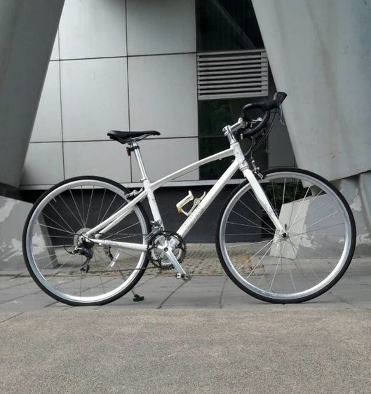 จักรยาน ROAD BIKE เสือหมอบ
MOMENTUM, ผลิตโดย GIANT GROUP
รุ่น IWANT 2.1F. รูปที่ 14