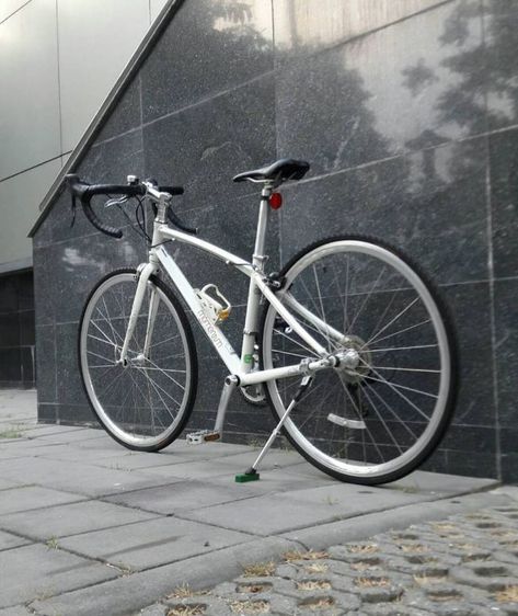จักรยาน ROAD BIKE เสือหมอบ
MOMENTUM, ผลิตโดย GIANT GROUP
รุ่น IWANT 2.1F. รูปที่ 7