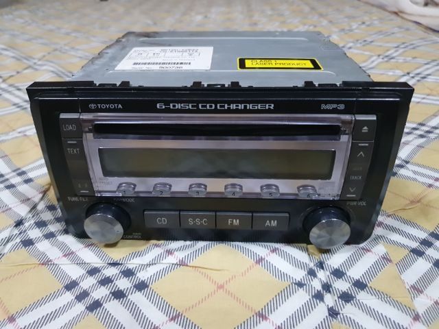 วิทยุ เครื่องเล่น CD 6 แผ่นเดิมติดรถ Toyota Fortuner 
