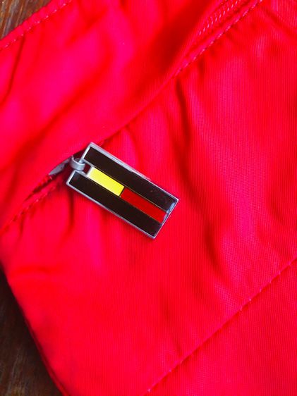 กระเป๋าสะพาย Tommy Hifiger สีแดงสด รูปที่ 5