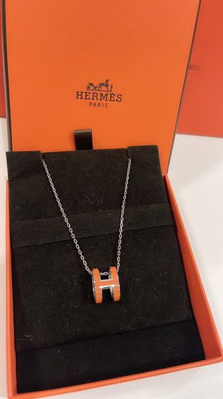 พร้อมส่ง 🔥Sale 14999🔥สร้อยคอ Hermes POP H Necklace Silver Orange Size ปกติ โลโก้ใหญ่ใส่สวยกำลังดี รุ่นยอดนิยม โลโก้สีส้มประจำแบรนด์ สวยเด่