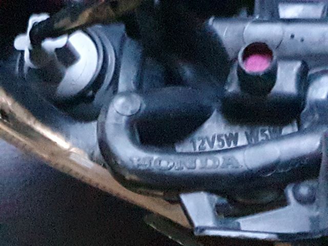 ไฟท้าย พร้อมขั้วหลอดสายไฟ แท้ถอด Honda Wave 125i ปลาวาฬ 2012  -  2018
 รูปที่ 8