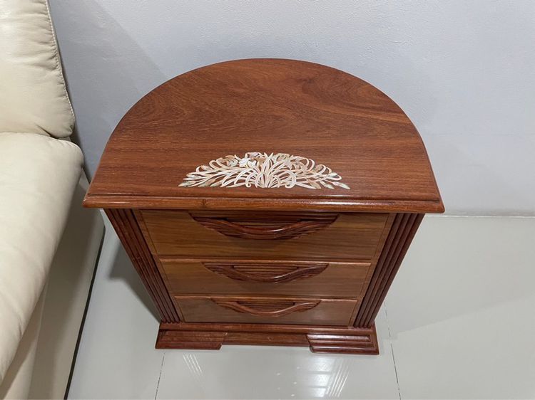 ชุดเตียงนอน 6 ฟุต พร้อมโต๊ะเครืีองแป้ง ไม้ประดู่แท้ ฝังมุก แท้ จากคงคา สวยมาก ไม่มีริ้วรอย รูปที่ 9