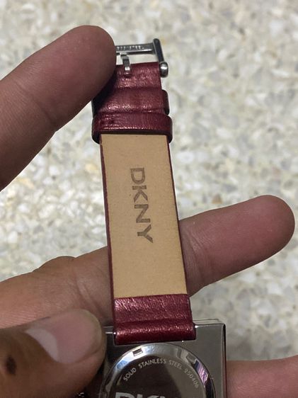 นาฬิกายี่ห้อ DKNY ของแท้มือสอง สายเดิมๆยาวๆ  เดินปกติ  900฿ รูปที่ 6