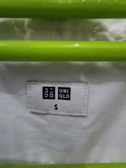 เสื้อเชิ้ต แขนยาว สีขาว ยี่ห้อ UNIQLO รูปที่ 2