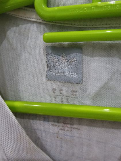 เสื้อแขนสั้น ยี่ห้อ Adidas ของแท้ สีขาว มีลวดลาย สภาพดี ใส่น้อย เนื้อผ้าบาง ใส่สบาย รูปที่ 3