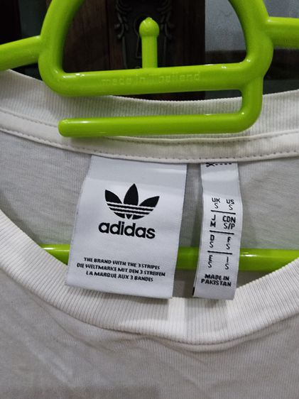 เสื้อยืด ทีเชิ้ต สีขาว ยี่ห้อ Adidas ของแท้ โลโก้ เขียวตัด สวย ใส่น้อย สภาพดี เนื้อผ้าบางเบา ใส่สบาย รูปที่ 3