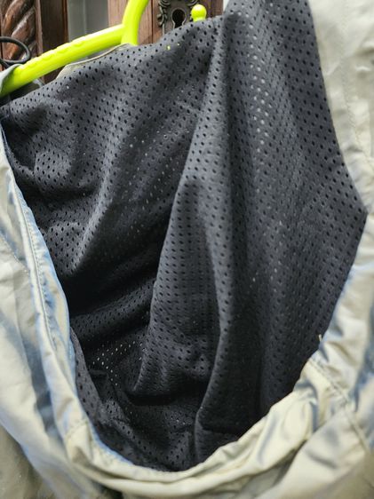 เสื้อ แขนยาว ยี่ห้อ Adidas ของแท้ มีฮูด อย่างดี สีเขียวแสส หายาก รุ่นลิมิเต็ต ใส่น้อย เบอร์ XS ใส่สบาย ผ้าร่มกันฝน มีฮูด รูปที่ 8