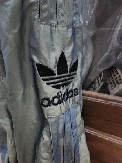 เสื้อ แขนยาว ยี่ห้อ Adidas ของแท้ มีฮูด อย่างดี สีเขียวแสส หายาก รุ่นลิมิเต็ต ใส่น้อย เบอร์ XS ใส่สบาย ผ้าร่มกันฝน มีฮูด รูปที่ 3
