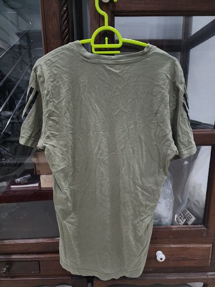 เสื้อทีเชิ้ต สีเขียว แขนสั้น ยี่ห้อ Adidas ของแท้ เบอร์ S สภาพดี เนื้อผ้าบางเบาใส่สบาย รูปที่ 5