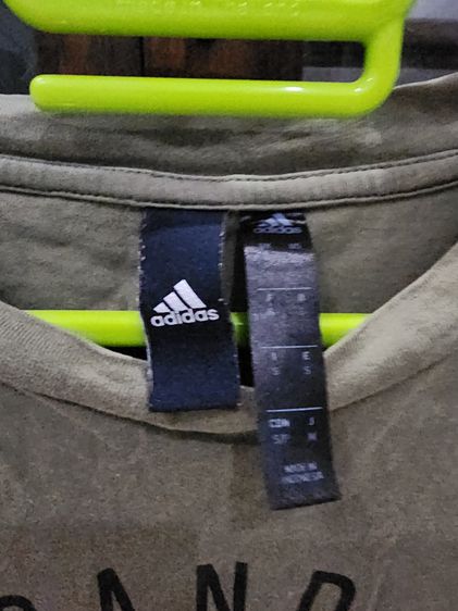 เสื้อทีเชิ้ต สีเขียว แขนสั้น ยี่ห้อ Adidas ของแท้ เบอร์ S สภาพดี เนื้อผ้าบางเบาใส่สบาย รูปที่ 3