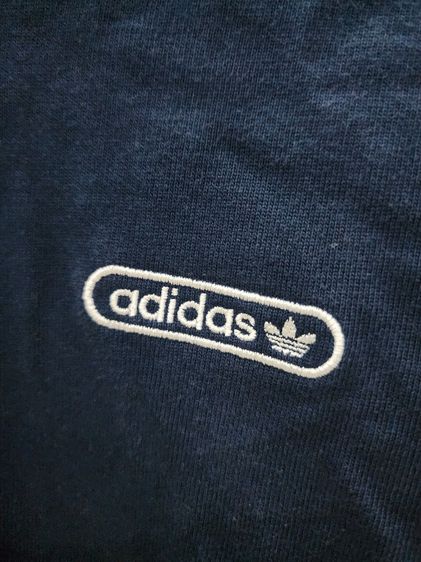 เสื้อยืด แขนสั้น ยี่ห้อ Adidas สีน้ำเงิน  สวย โลโก้ สีขาวตัด เด่น สภาพเหมือนใหม่  เบอร์ XS ใส่สบาย ผ้ายืดได้ รูปที่ 2