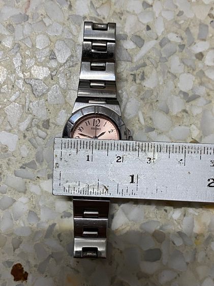 นาฬิกายี่ห้อ Seiko   ของแท้มือสอง สแตนเลสทั้งเรือน สายยาว 17 เซนติเมตร  750฿ รูปที่ 7