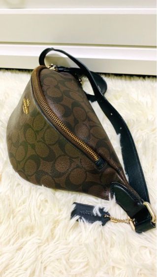 กระเป๋าคาดอกแบรนด์COACHแท้ รูปที่ 3