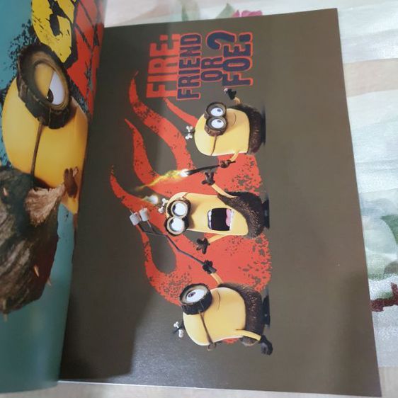 Postcards  Poster book Minions (USA) รูปที่ 4