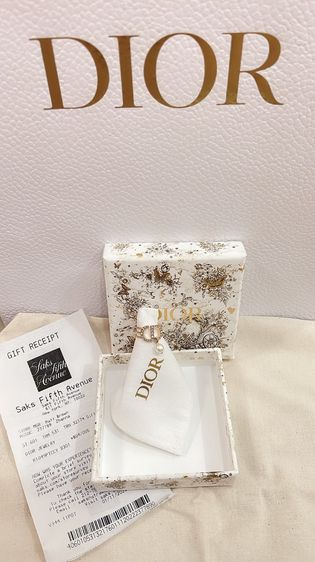 พร้อมส่ง 🔥SALE 12999🔥ราคาดีเฟร่อออ แหวน Dior Size S รุ่นใหม่ ใส่สวยน่ารัก ประดับมุกห้อยแบบเก๋มากแม่ สอยด่วนๆ อปก Gift Receipt จาก USA  รูปที่ 5