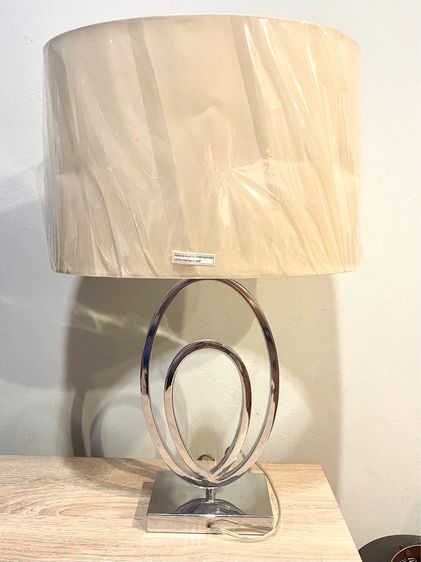 Table Lamp โคมไฟ Chic Republic ของใหม่ มี 2 ตัว ปกติตัวละ 5,000บาท รูปที่ 2