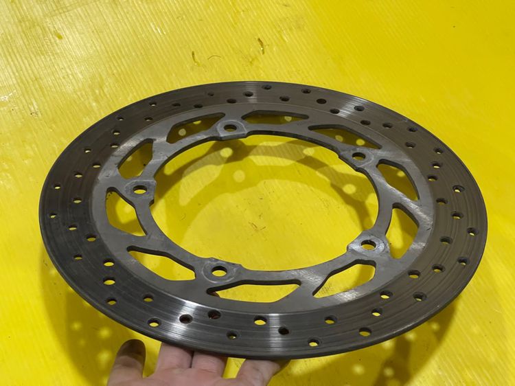 จานเบรคหน้าmt15 แท้ รูปที่ 3