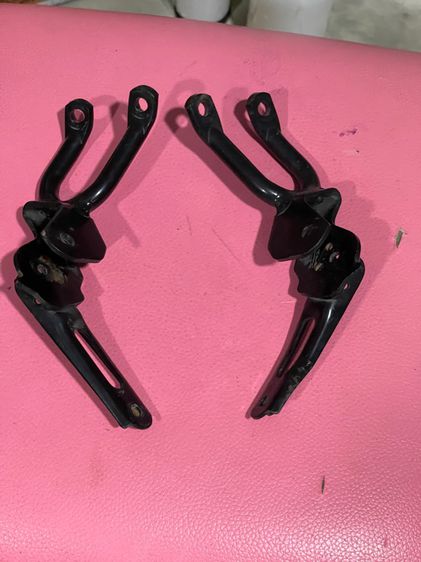 เหล็กยึดพักเท้าpcx150i แท้ รูปที่ 2