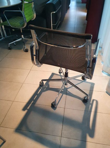 เก้าอี้ทำงาน eames  ล้อฐานอลู 5แฉก ของใหม่  เก้าอี้สำนักงาน รูปที่ 8