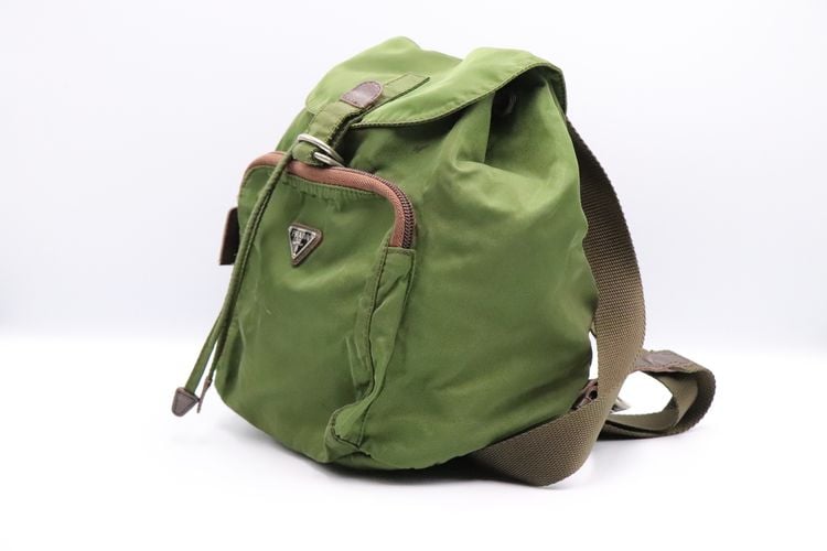 Authentic PRADA Green Nylon and Leather Backpack Bag Purse รูปที่ 2