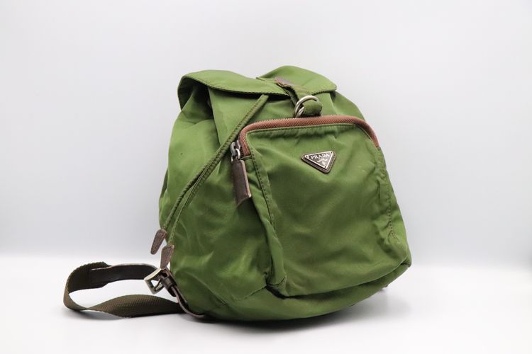 Authentic PRADA Green Nylon and Leather Backpack Bag Purse รูปที่ 3
