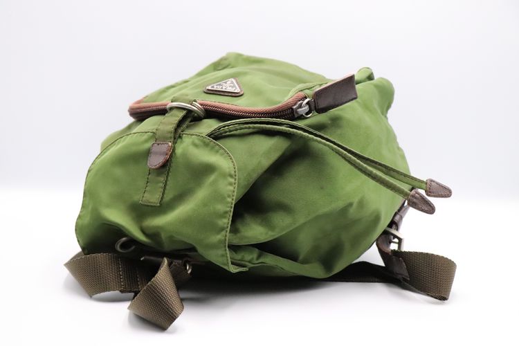 Authentic PRADA Green Nylon and Leather Backpack Bag Purse รูปที่ 4