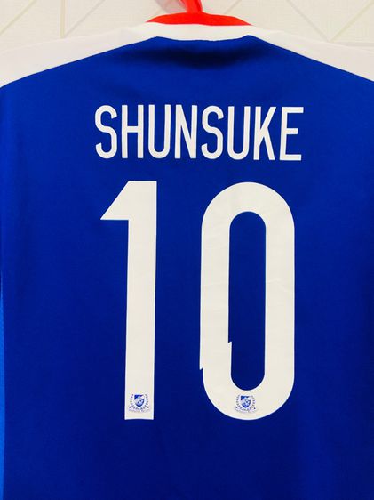 เสื้อฟุตบอลทีม Yokohama F-Marinos เบอร์ 10 SHUNSUKE แท้ 💯 size M  ขนาด อก 21 ยาว 27 นิ้ว สภาพใหม่มาก สกีนครบหน้ากลังหายากน่าสะสมครับ รูปที่ 7