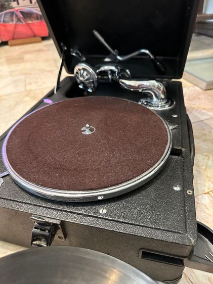 Gramophone Master Voice from UK ปี 1932 มีเข็มสำรองให้จำนวนมาก พร้อมแผ่นเสียงแผ่นครั่ง โบราณของยุโรป55แผ่นสภาพดี เล่นได้ทุกแผ่น  รูปที่ 6