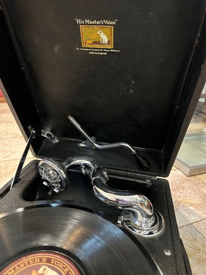 Gramophone Master Voice from UK ปี 1932 มีเข็มสำรองให้จำนวนมาก พร้อมแผ่นเสียงแผ่นครั่ง โบราณของยุโรป55แผ่นสภาพดี เล่นได้ทุกแผ่น  รูปที่ 2
