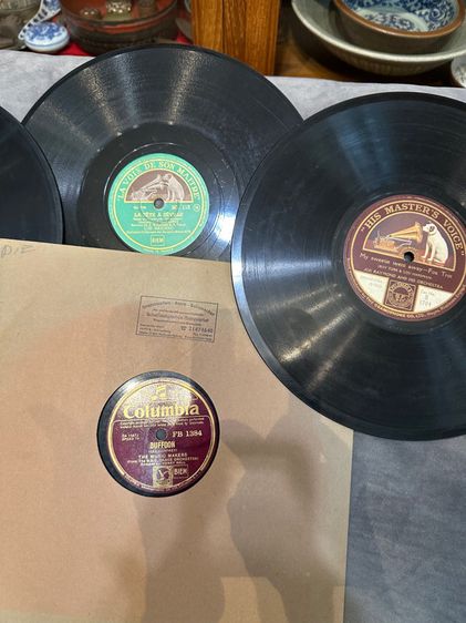 Gramophone Master Voice from UK ปี 1932 มีเข็มสำรองให้จำนวนมาก พร้อมแผ่นเสียงแผ่นครั่ง โบราณของยุโรป55แผ่นสภาพดี เล่นได้ทุกแผ่น  รูปที่ 17