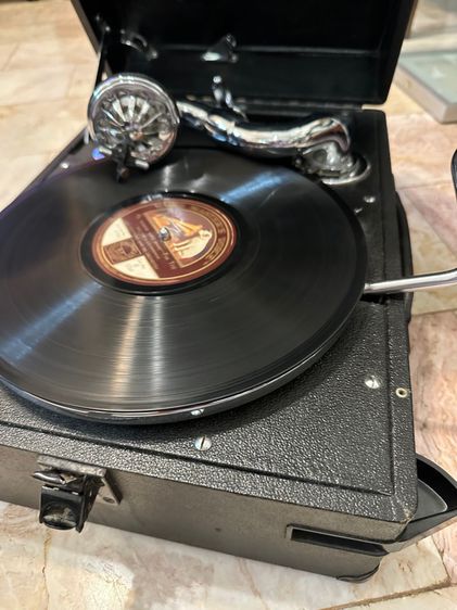Gramophone Master Voice from UK ปี 1932 มีเข็มสำรองให้จำนวนมาก พร้อมแผ่นเสียงแผ่นครั่ง โบราณของยุโรป55แผ่นสภาพดี เล่นได้ทุกแผ่น  รูปที่ 7